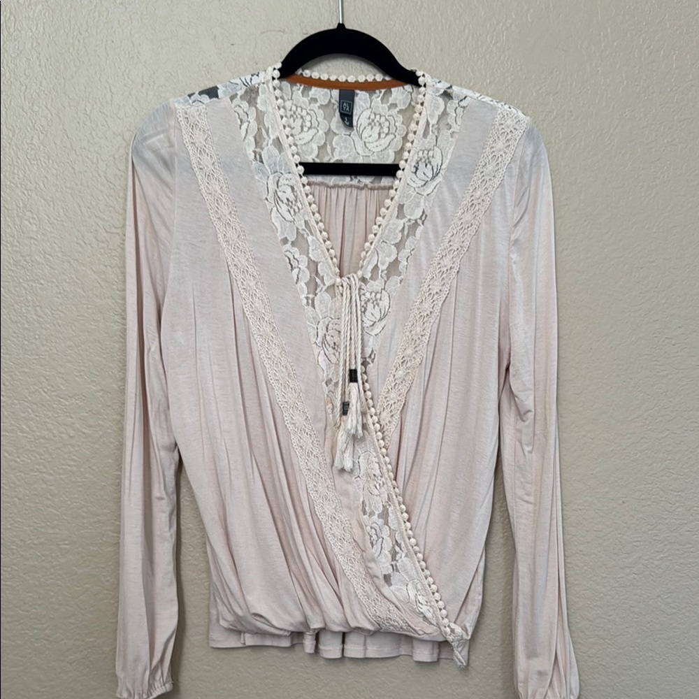 Elegant Lace Trim Blouse in Cream